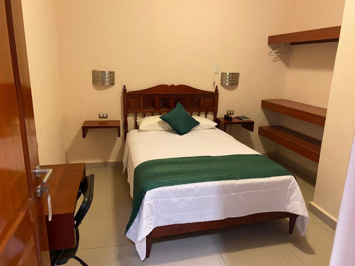 Tariri Hotel Pucallpa Luaran gambar