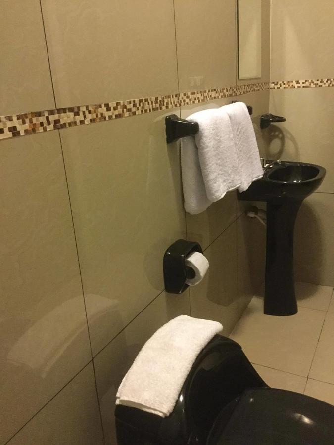Tariri Hotel Pucallpa Luaran gambar